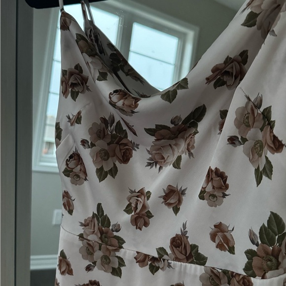 SUNDAY BEST floral mini dress - Picture 3 of 3